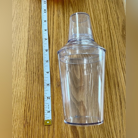 Acrylic cocktail shaker, like new condition - Picture 4 of 4